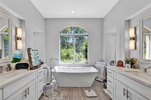 Detail Gallery Image 17 of 35 For 6 Hertford, Newport Coast,  CA 92657 - 4 Beds | 3 Baths
