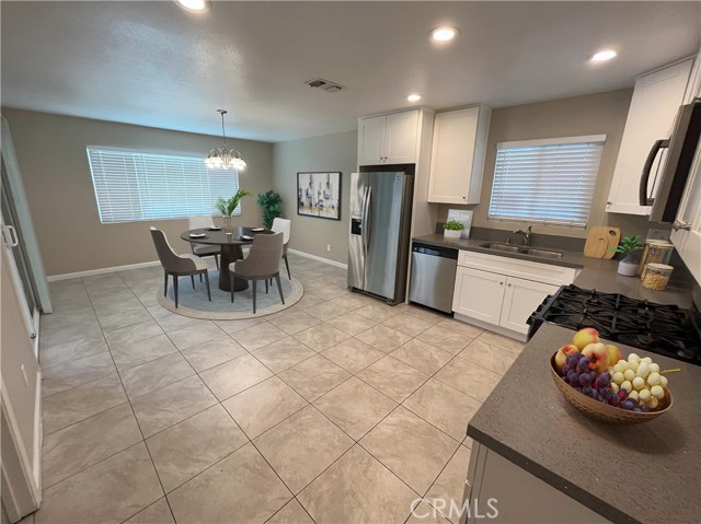 Detail Gallery Image 11 of 25 For 1009 W Glendale St, West Covina,  CA 91790 - 3 Beds | 2 Baths