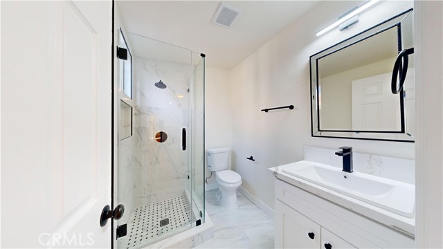 Detail Gallery Image 8 of 17 For 3432 Arlington Ave, Los Angeles,  CA 90018 - 3 Beds | 2 Baths