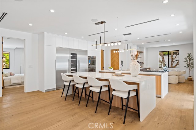 19750 Wells Drive, Woodland Hills CA: https://media.crmls.org/medias/3bc6e7c2-c720-4067-8334-17253c651984.jpg