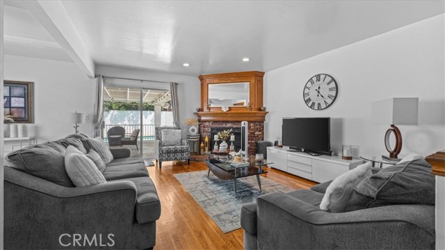 Detail Gallery Image 4 of 23 For 1513 W Cerritos Ave, Anaheim,  CA 92802 - 3 Beds | 2/1 Baths