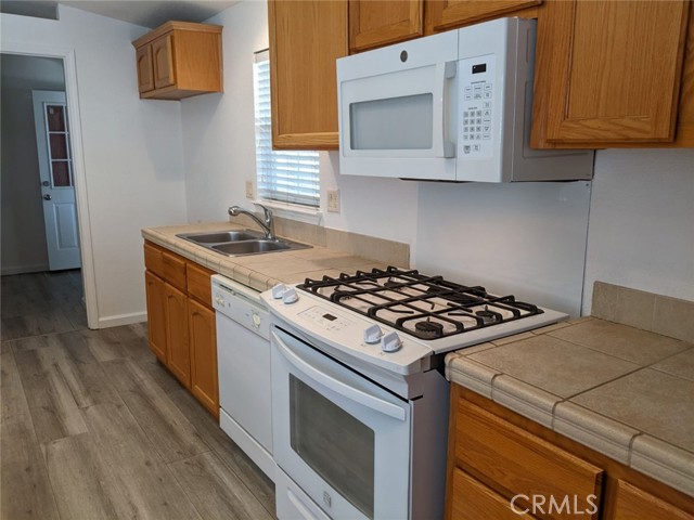 Detail Gallery Image 8 of 25 For 1400 W 13th St #18,  Upland,  CA 91786 - 3 Beds | 2 Baths