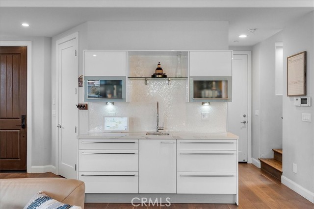 2214 Warfield Avenue, Redondo Beach, California 90278, 4 Bedrooms Bedrooms, ,3 BathroomsBathrooms,Residential,Sold,Warfield,SB24110583