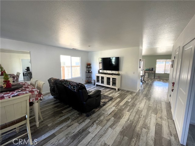 Detail Gallery Image 4 of 25 For 25065 Clover Creek Ln, Menifee,  CA 92584 - 3 Beds | 2 Baths