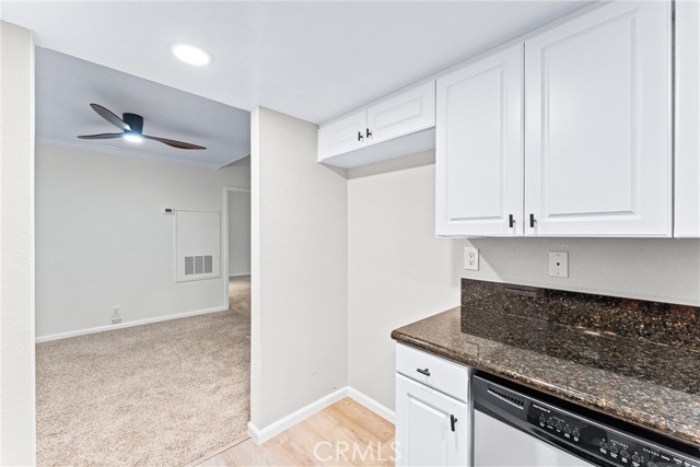 25641 Indian Hill Lane, Laguna Hills CA: https://media.crmls.org/medias/3bc96fc7-1d3b-4a8b-aded-35a75a13b2b4.jpg
