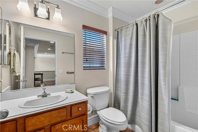 Detail Gallery Image 18 of 29 For 21803 Delany Ln, Canoga Park,  CA 91304 - 3 Beds | 3 Baths