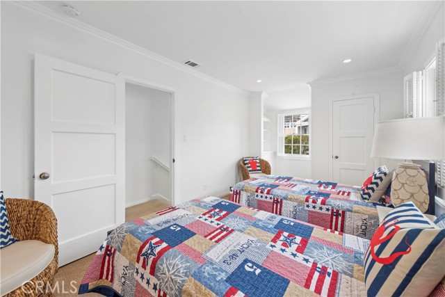 Detail Gallery Image 17 of 29 For 224 Amethyst, Newport Beach,  CA 92662 - 3 Beds | 3 Baths