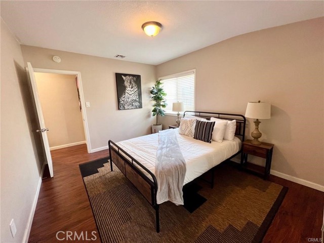 Detail Gallery Image 5 of 30 For 6944 Aura Ave, Reseda,  CA 91335 - 3 Beds | 2 Baths