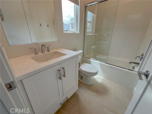 178 Waypoint, Tustin CA: https://media.crmls.org/medias/3bcba525-bd18-4901-8b9f-b7e0c56f9651.jpg