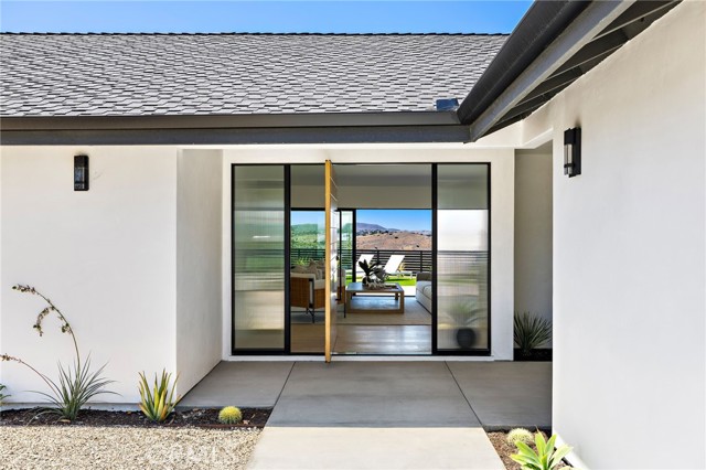 820 Calle Mendoza, San Clemente CA: https://media.crmls.org/medias/3bcc40e4-a424-45b3-bdfa-9e7ade7130f7.jpg