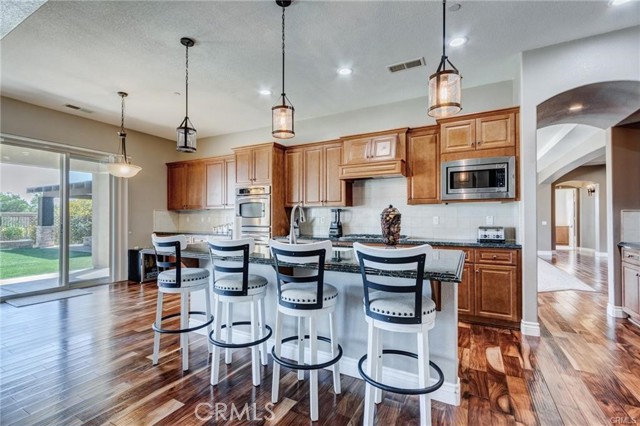 Detail Gallery Image 16 of 74 For 13195 Trailwood Way, Apple Valley,  CA 92308 - 5 Beds | 6 Baths