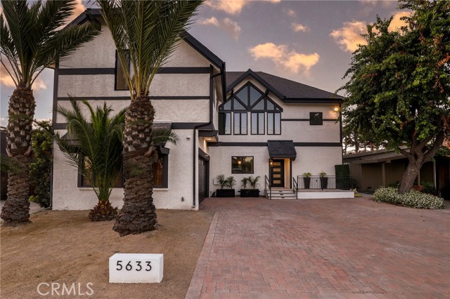 Detail Gallery Image 2 of 59 For 5633 E Deborah St, Long Beach,  CA 90815 - 5 Beds | 4 Baths