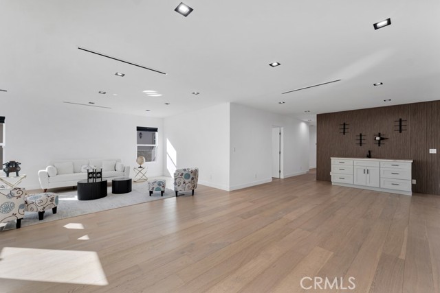 Detail Gallery Image 8 of 54 For 4941 Hesperia Ave, Encino,  CA 91316 - 5 Beds | 4 Baths