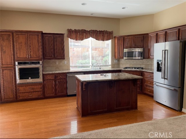 Detail Gallery Image 5 of 16 For 14067 Glendale Ct, Rancho Cucamonga,  CA 91739 - 4 Beds | 2 Baths