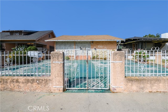 Detail Gallery Image 1 of 44 For 3439 6th Avenue, Los Angeles,  CA 90018 - 4 Beds | 1/1 Baths