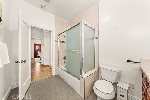 104 East Adams photo 23