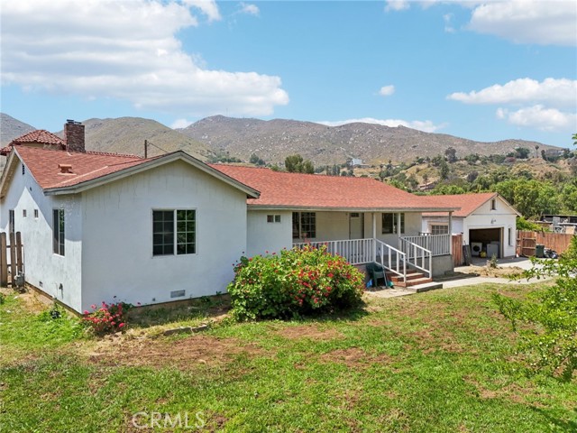 Detail Gallery Image 1 of 1 For 23831 Pepper Tree Ln, Colton,  CA 92324 - 3 Beds | 2/1 Baths