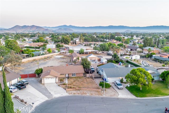 Detail Gallery Image 1 of 28 For 11220 Puente Way, Jurupa Valley,  CA 91752 - 4 Beds | 3 Baths