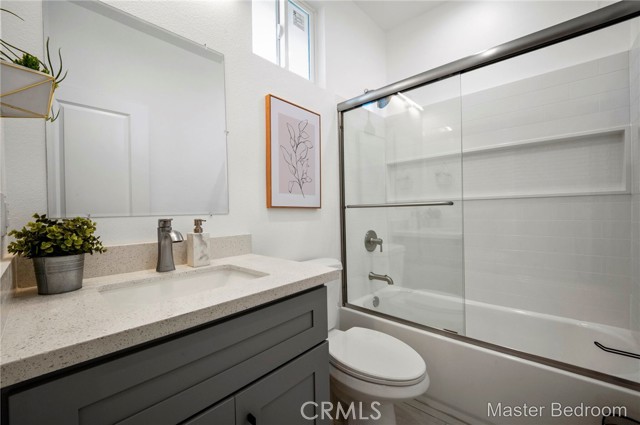 Detail Gallery Image 20 of 36 For 1411 W 7th St, Santa Ana,  CA 92703 - 6 Beds | 4 Baths