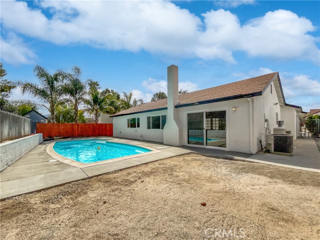 Detail Gallery Image 24 of 24 For 28906 Gladiolus Dr, Canyon Country,  CA 91387 - 3 Beds | 2 Baths