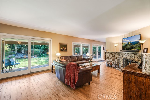 23426 Berdon Street photo 8