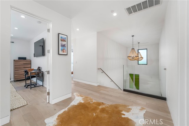 4706 Katherine Avenue, Sherman Oaks CA: https://media.crmls.org/medias/3bd14b79-00a6-4ade-b57f-05c6751291ca.jpg