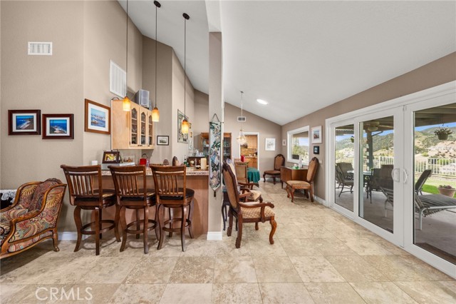 36608 Oak Ridge Drive, Yucaipa CA: https://media.crmls.org/medias/3bd15ba8-d38c-453a-ba10-643eb6931a48.jpg