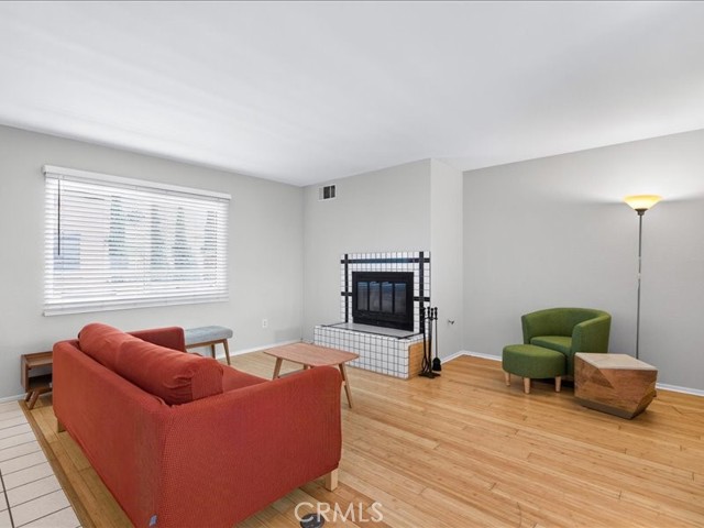 Front Image Thumbnail for CRPW26136203