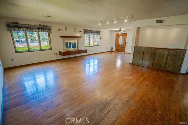 Detail Gallery Image 11 of 41 For 34155 Castlehaven Rd, Agua Dulce,  CA 91390 - 3 Beds | 3 Baths