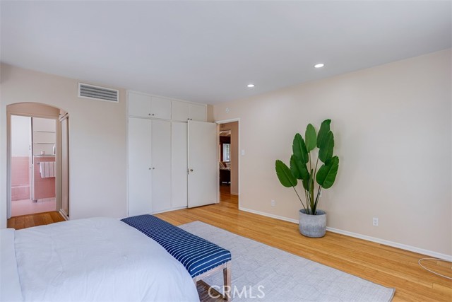 Detail Gallery Image 21 of 45 For 523 Meadows Dr., Glendale,  CA 91202 - 4 Beds | 4 Baths