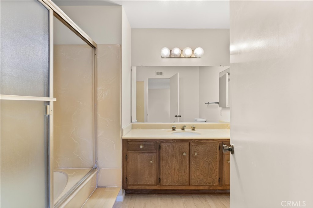 MLS #OC25219195 image #25