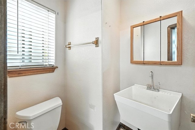 2056 W Avenue O, Palmdale CA: https://media.crmls.org/medias/3bd37f22-1760-41f5-9039-11c7a81b334e.jpg