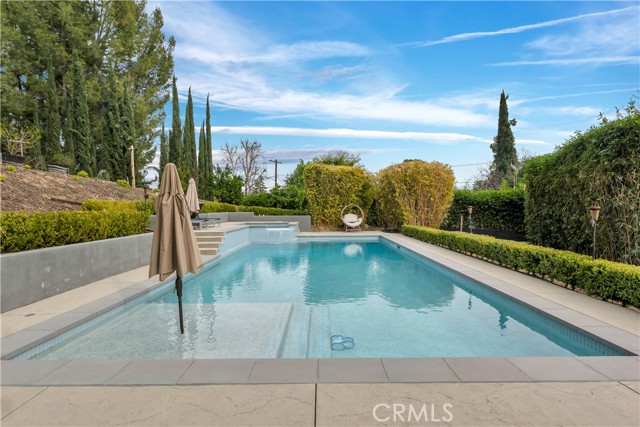 Detail Gallery Image 23 of 29 For 19943 Oxnard, Woodland Hills,  CA 91367 - 4 Beds | 3 Baths