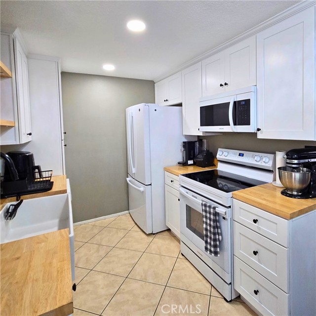 Detail Gallery Image 6 of 15 For 145 S Poplar, Brea,  CA 92821 - 1 Beds | 1 Baths