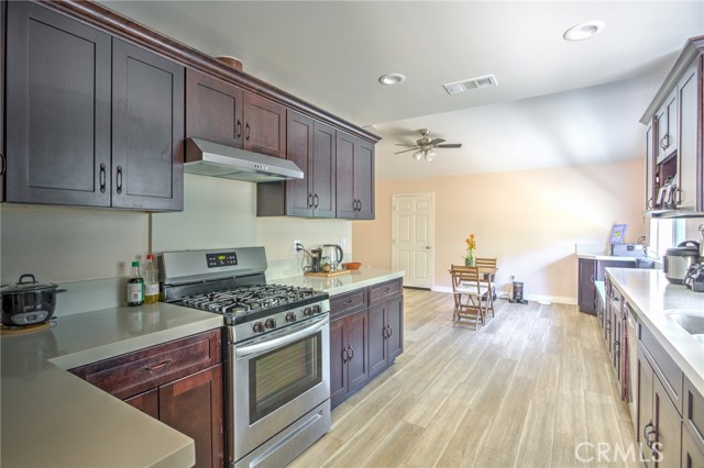 Detail Gallery Image 5 of 46 For 273 Newell Dr, Riverside,  CA 92507 - 3 Beds | 2 Baths