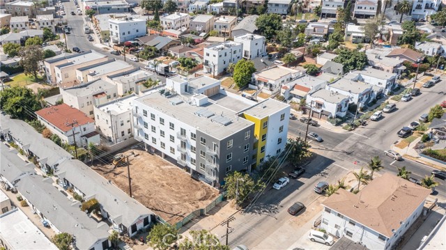 3025 Edgehill Drive, Los Angeles CA: https://media.crmls.org/medias/3bd41c34-d180-48d4-9a1a-80c5ed2ab0c7.jpg