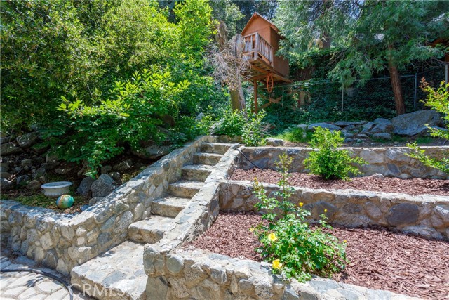 Detail Gallery Image 13 of 19 For 39409 Canyon Dr, Forest Falls,  CA 92339 - 3 Beds | 1 Baths