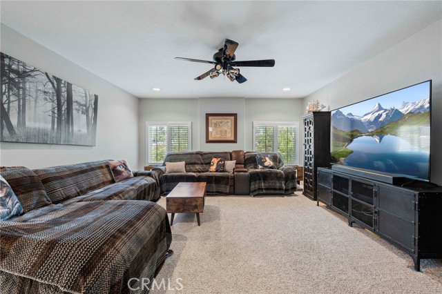 3 Snowdon, Rancho Santa Margarita CA: https://media.crmls.org/medias/3bd4d213-bf4b-4a9e-96b1-1d01b18c0168.jpg