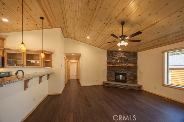 418 Los Angeles Avenue, Sugarloaf CA: https://media.crmls.org/medias/3bd5ec5e-8116-4449-b37c-e31b733779b3.jpg