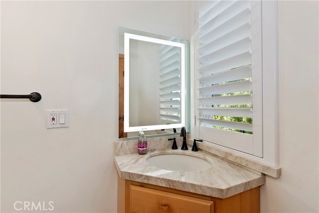 Detail Gallery Image 17 of 47 For 1015 Marin Ln, Lake Arrowhead,  CA 92352 - 3 Beds | 2/1 Baths