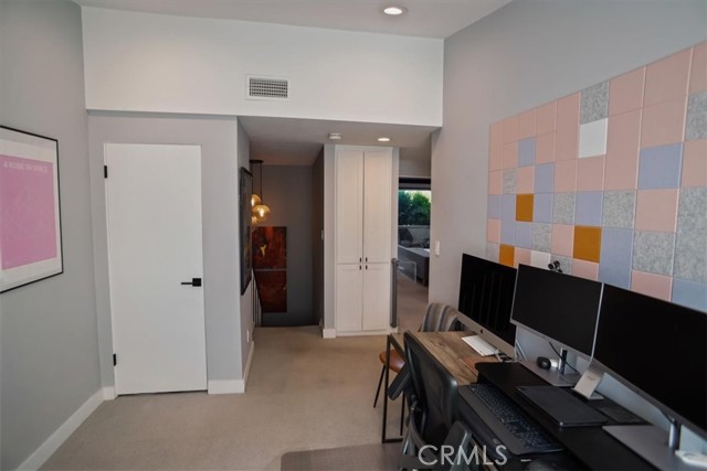 Image 12 of 27 For 4426 Kling Street