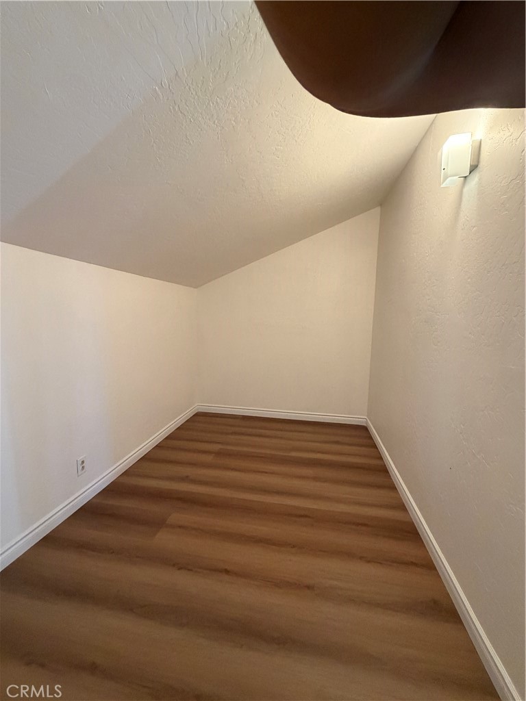 https://media.crmls.org/medias/3bd8edec-5d1d-416c-a97d-aa42b2b58142.jpg?preset=X-Large