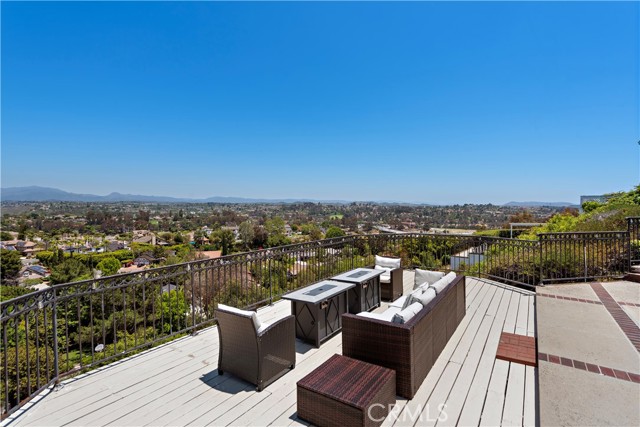 26126 Oroville Place, Laguna Hills CA: https://media.crmls.org/medias/3bd948a9-526f-44a4-aaef-c1c3ae5a5395.jpg