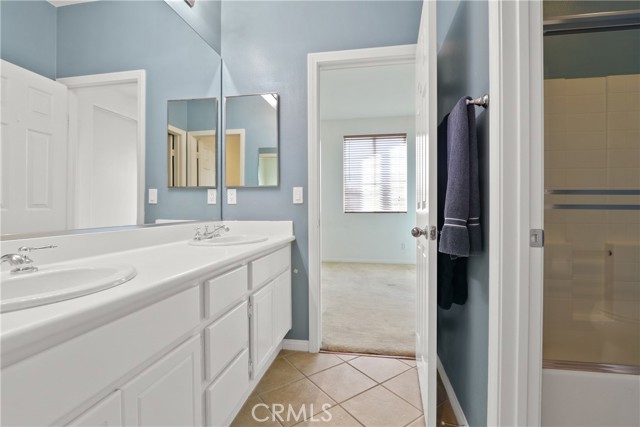 Detail Gallery Image 17 of 20 For 17384 Blue Ridge Ct, Riverside,  CA 92503 - 5 Beds | 2/2 Baths