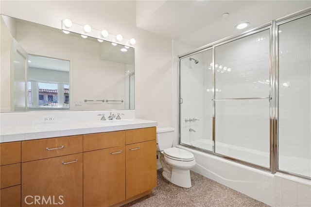 Detail Gallery Image 39 of 75 For 13424 Contour Dr, Sherman Oaks,  CA 91423 - 3 Beds | 4 Baths