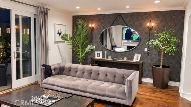 122 N Clark DR Unit: PH401
