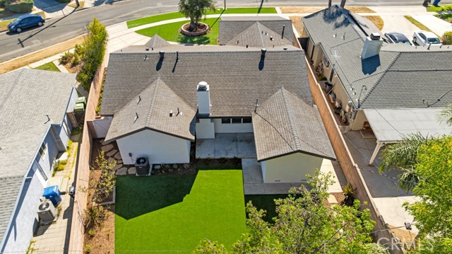 Detail Gallery Image 35 of 39 For 10133 Whitaker Ave, Granada Hills,  CA 91343 - 3 Beds | 3 Baths