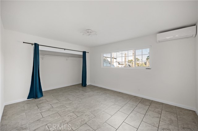 Detail Gallery Image 6 of 28 For 13032 S Main St, Los Angeles,  CA 90061 - 4 Beds | 2 Baths