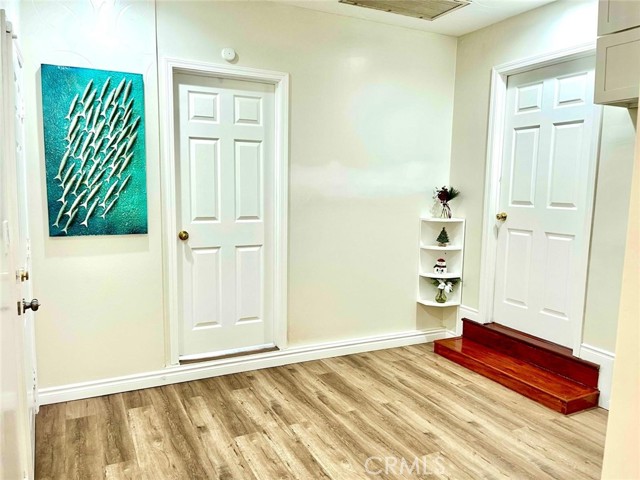 Image 21 of 31 For 537 Diamond St Street