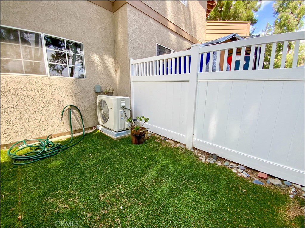MLS #OC25106553 img 4